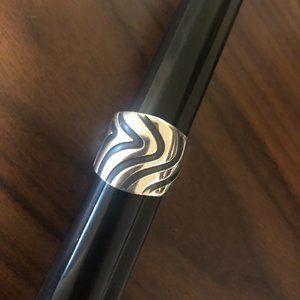 Gorgeous Sterling Silver band ring size 7.5